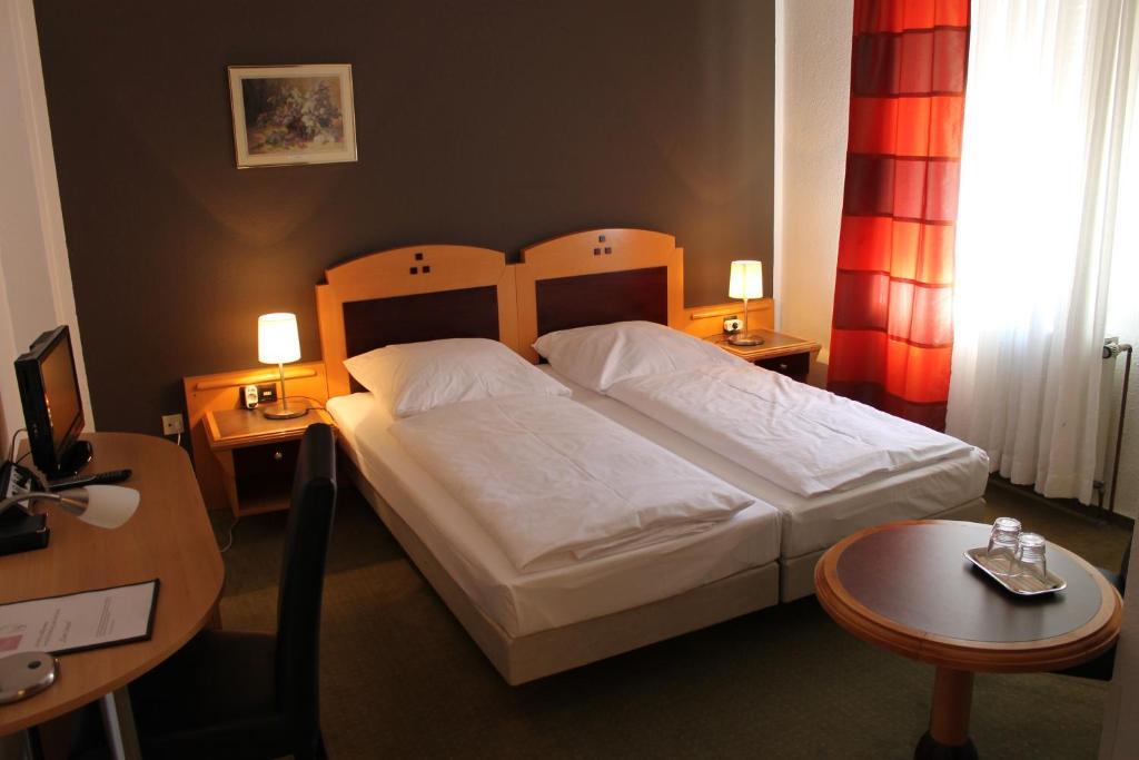 Zum Loewen Hotel Bad Homburg vor der Höhe Quarto foto